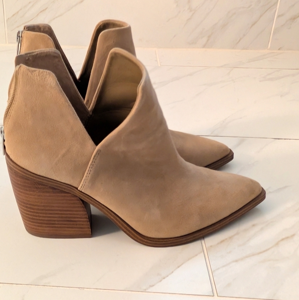 Vince Camuto Gigietta Suede Booties